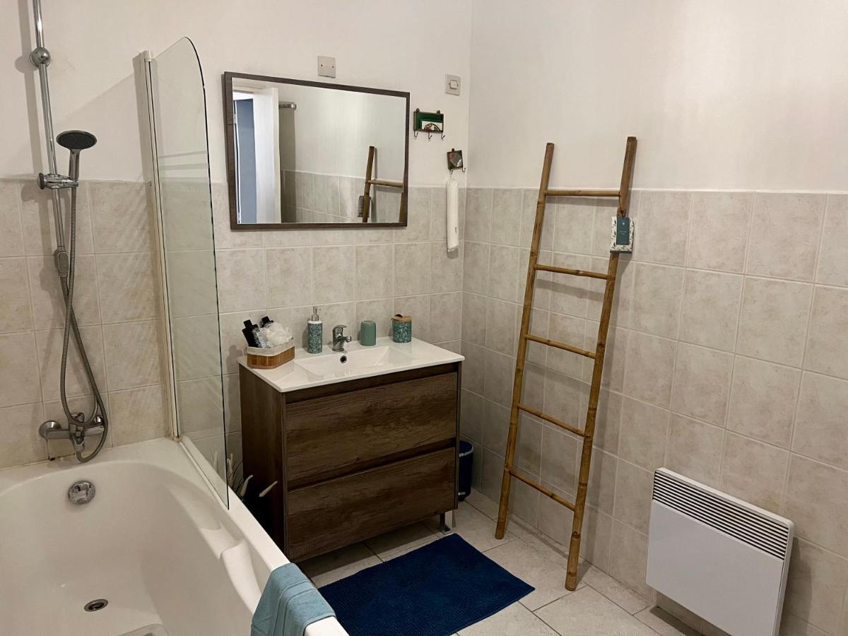 Appartement Au Calme - Proche Centre Ville 香槟沙隆 外观 照片
